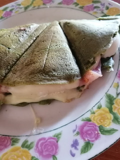 Una foto de Panqueques de espinaca rellenos en la mixtera (rápido y fácil)