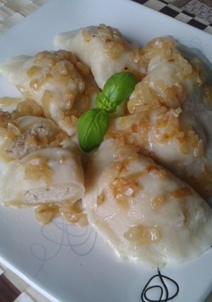 Zdjęcie przepisu Pierogi z mięsem z kury z rosołu.
