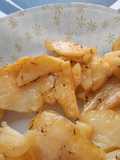 Gajos de patatas especiadas al microondas