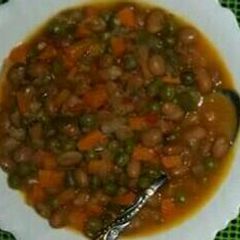 A picture of Stewed beans with peas.