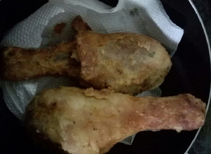 Una foto de Pollo apanado con yogurt y curry