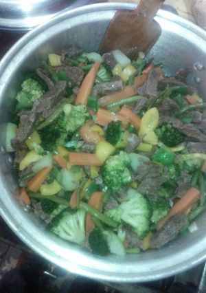 Una foto de Fajitas de res con vegetales