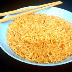 A picture of Spicy and Tangy Maggi Curry Noodles.