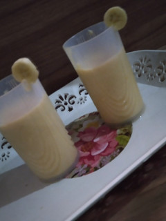 A picture of Mango and banana smoothies.