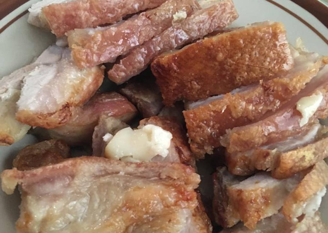 Babi panggang crispy Sambal matah