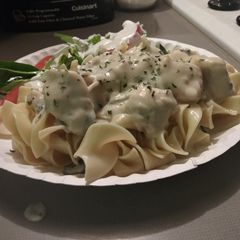Homemade chicken alfredo A picture of Homemade chicken alfredo.