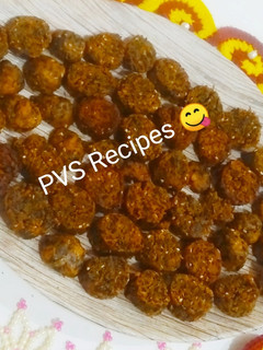 पौष्टिक कोथिंबीर वडी (kothimbir vadi recipe in marathi) रेसिपी चे मुख्य फोटो