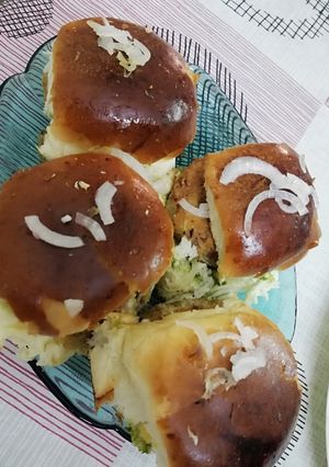 A picture of Mini bun kabab.