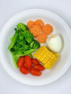 Hình của món Trứng luộc + rau củ hấp: Giảm cân - bữa sáng- eat clean (257cal).