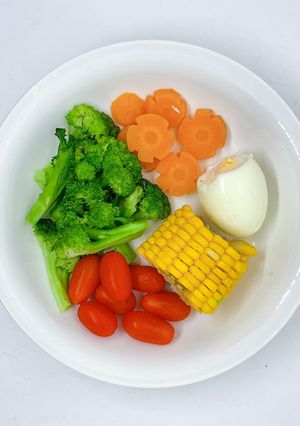 Hình của món Trứng luộc + rau củ hấp: Giảm cân - bữa sáng- eat clean (257cal).