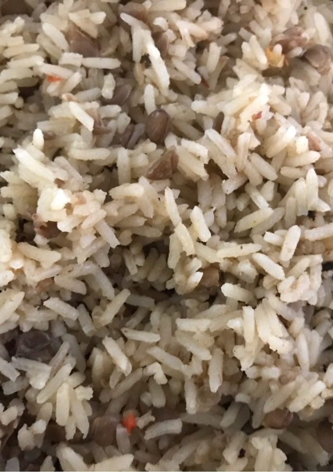 Una foto de Arroz con lentejas