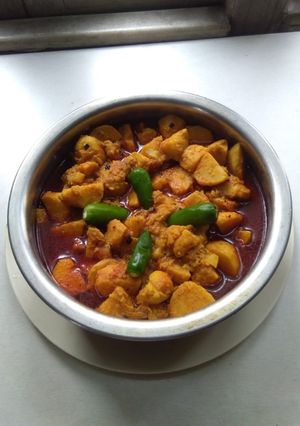 A picture of Potato colocasia curry.