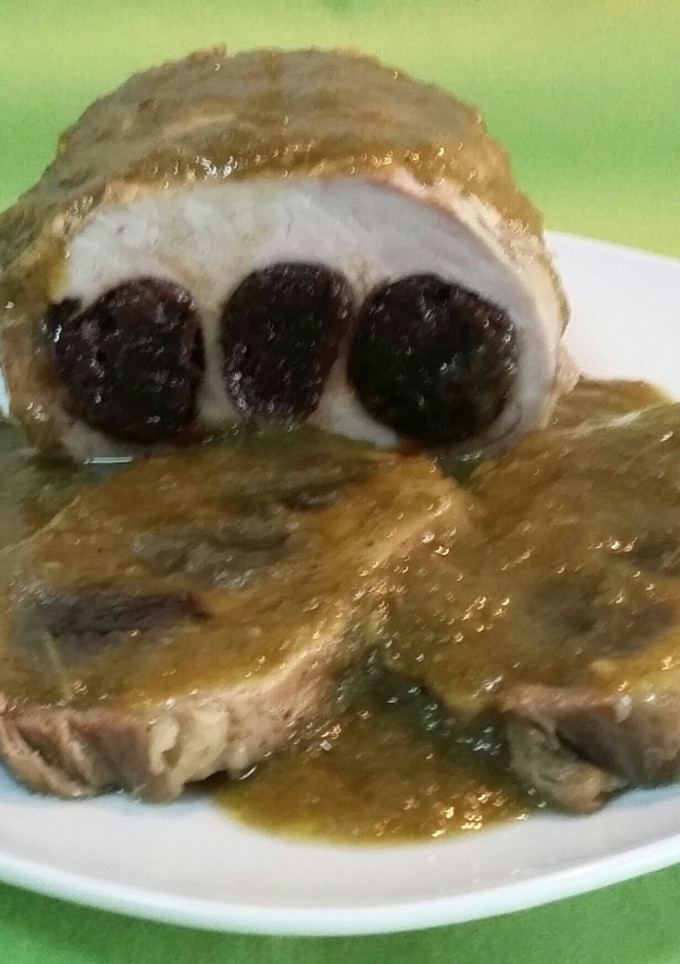 Una foto de Lomo relleno con ciruelas