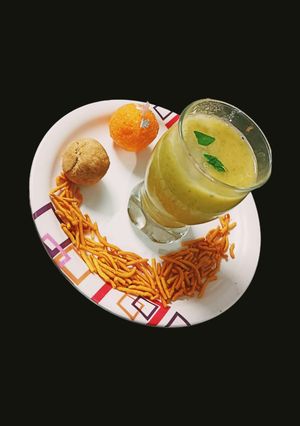 A picture of Appletini.