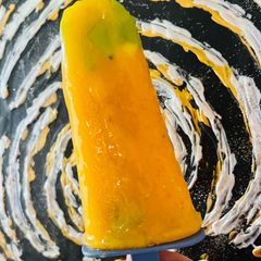 A picture of Mango Banana Kiwi Popsicle.