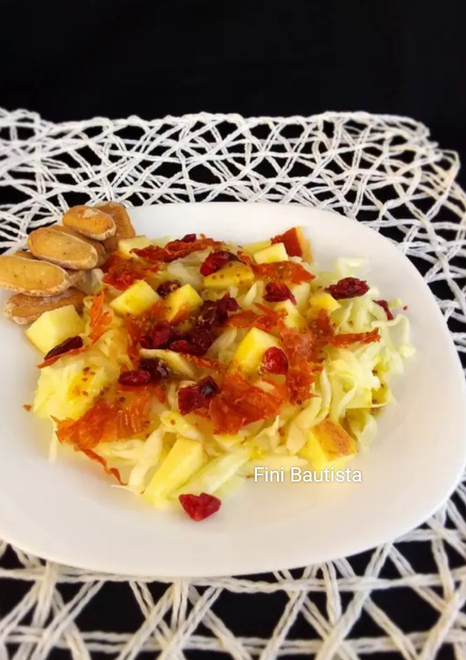 Una foto de Ensalada de repollo templado y jamón deshidratado (col)