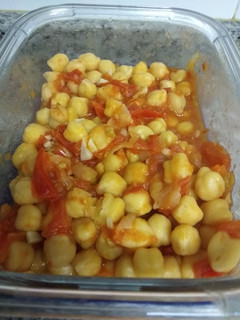Una foto de Garbanzos con tomate