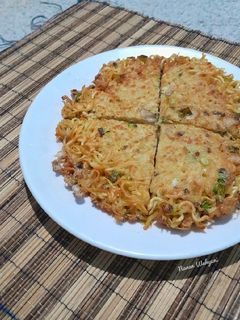 Foto resep Omelet Mie Instan (Telur Dadar Mie Instan)