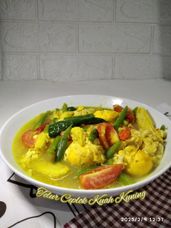 Foto resep *Telur Ceplok Kuah Kuning*