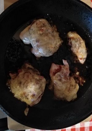 Medvehagymás, krémsajtos csirkemell, sajttal 🐻 recept fotója