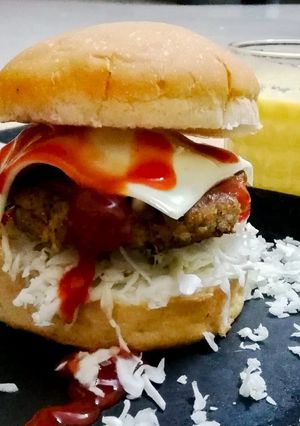 A picture of Chicken patty burger.