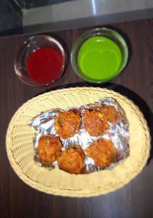 फूल गोभी के क्रंची पकौड़े (Phool gobhi ke crunchy pakode recipe in Hindi) रेसिपी मुख्य फोटो