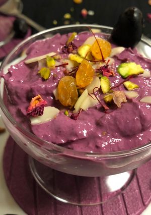 A picture of Black Grapes Shrikhand.