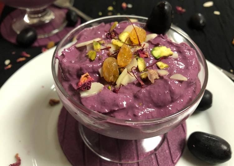 Step-by-Step Guide to Make Favorite Black Grapes Shrikhand