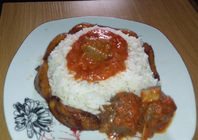 White rice,Goat meat stew and Dodo