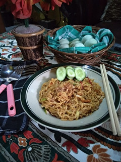 Foto resep Indomie Goreng Salted Egg Rumahan