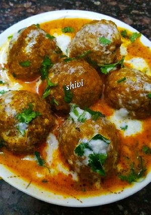 A picture of Shahi Cauliflower Kofta curry.