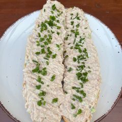 A picture of Tuna spread.