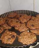 Galletitas de avena, pasas de uva y banana con cacao