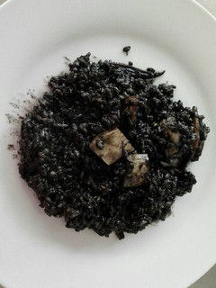 Una foto de Arroz negro con sepia