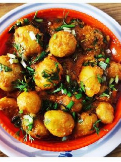 दम आलू (Dum aloo recipe in hindi) रेसिपी मुख्य फोटो