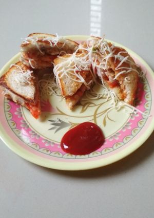 A picture of Cheesy sandwich.