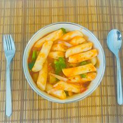 A picture of Tteokbokki- Twist In Spicy Korean Rice Cakes~One-Pot Pasta🍝.