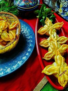 ফ্লাওয়ার আলু ও কর্ন সিঙ্গাড়া (flower aloo and corn singara recipe in Bengali) রেসিপির প্রধান ছবি