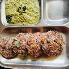 A picture of Ragi Veggie Idli.