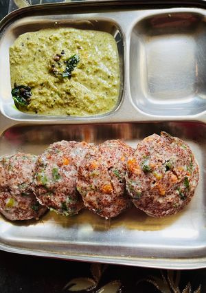 A picture of Ragi Veggie Idli.