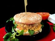 Una foto de hamburguesa de soja sin huevo
