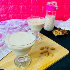 A picture of Dates & Almond Milkshake.