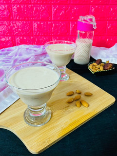 A picture of Dates & Almond Milkshake.