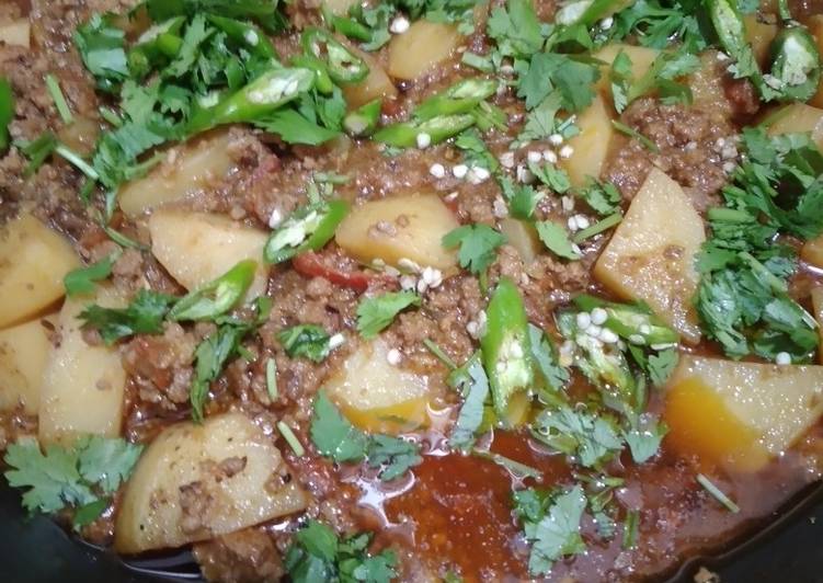 Simple Way to Prepare Award-winning Aloo qeema