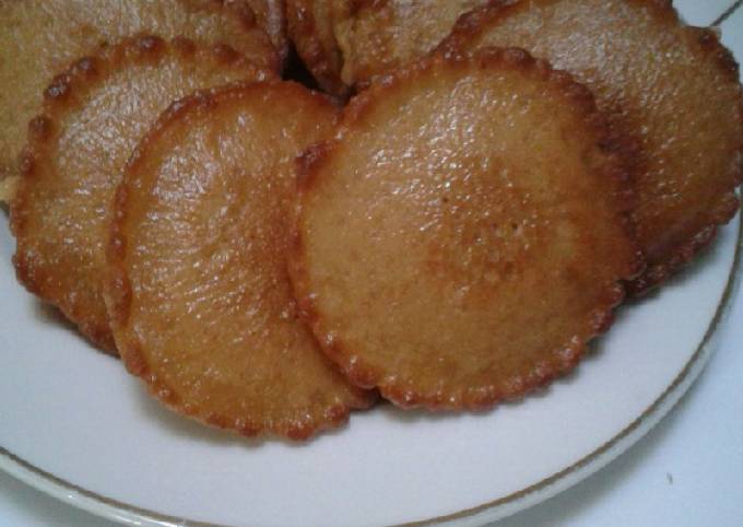 Cucur santan gula jawa