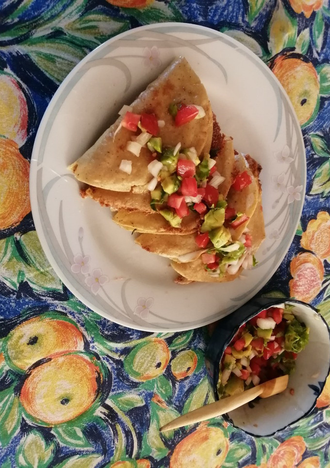 Una foto de Quesadilla con epazote