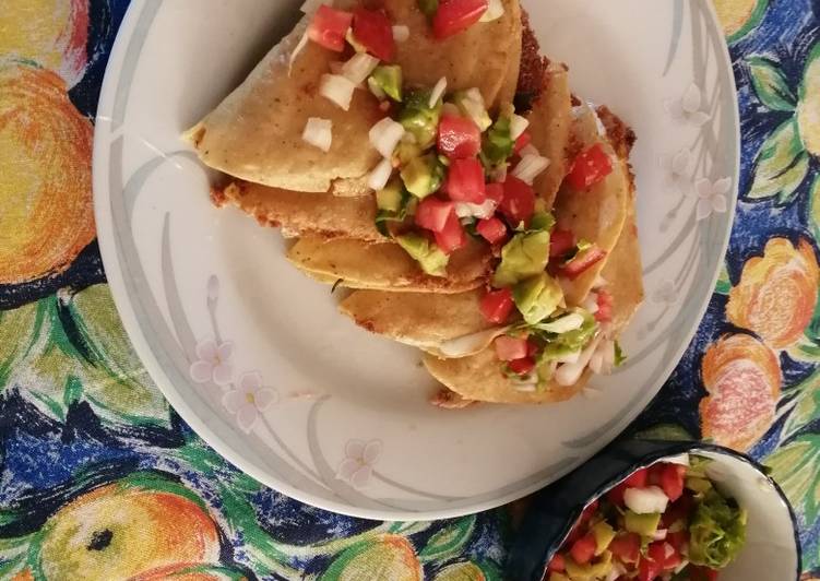 Quesadilla con epazote Receta de Lourdes González Cookpad