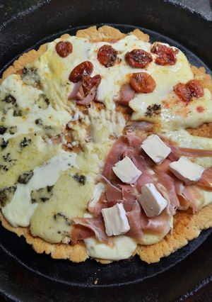 Una foto de Para reunir a los que quiero - pizza 3 súper sabores