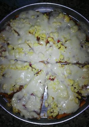 Una foto de Pizza casera con mozza y huevo y un toque bien personal