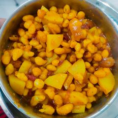 A picture of Boondi aloo ki sabji.